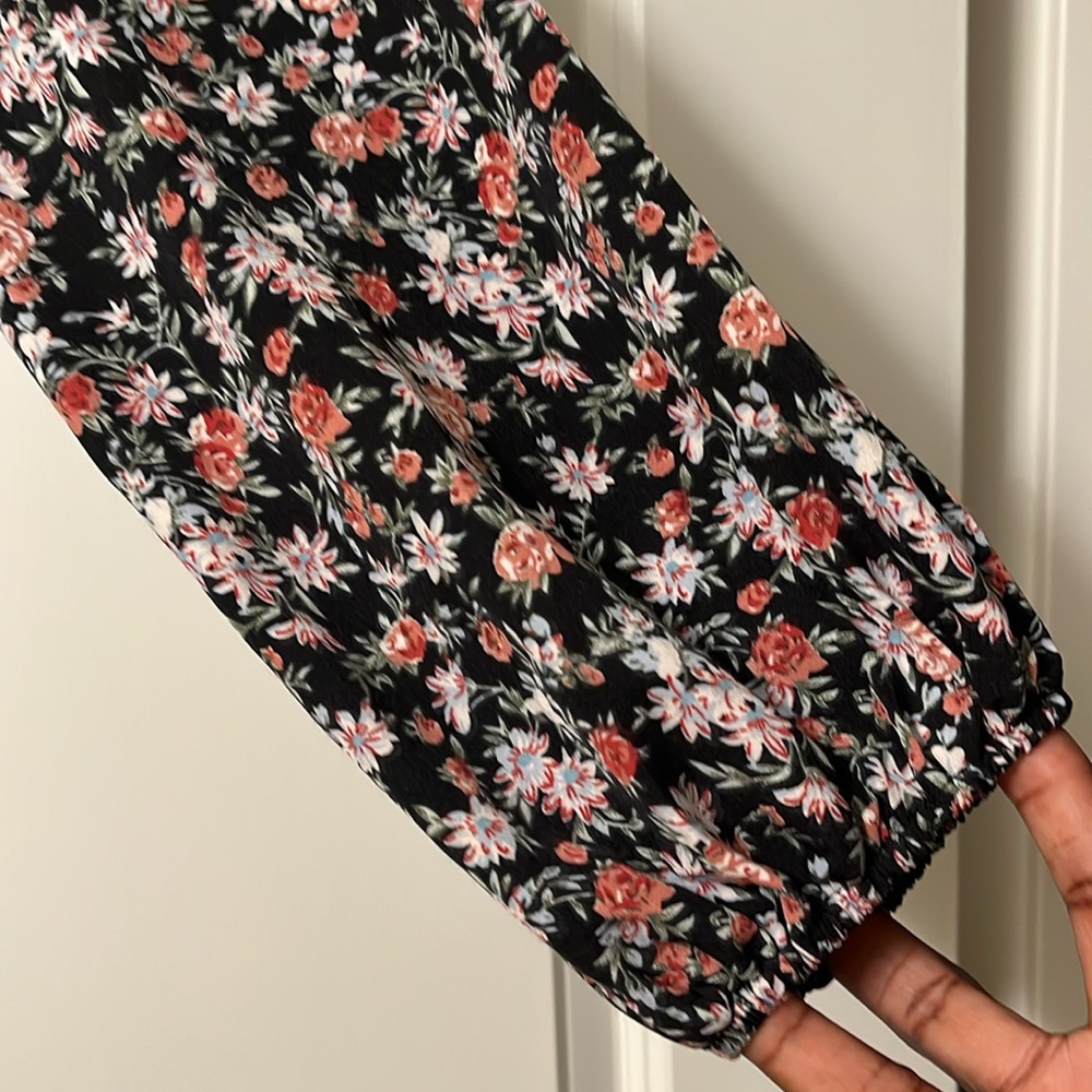 SHEIN Black Floral Wrap Dress - Picture 5 of 12